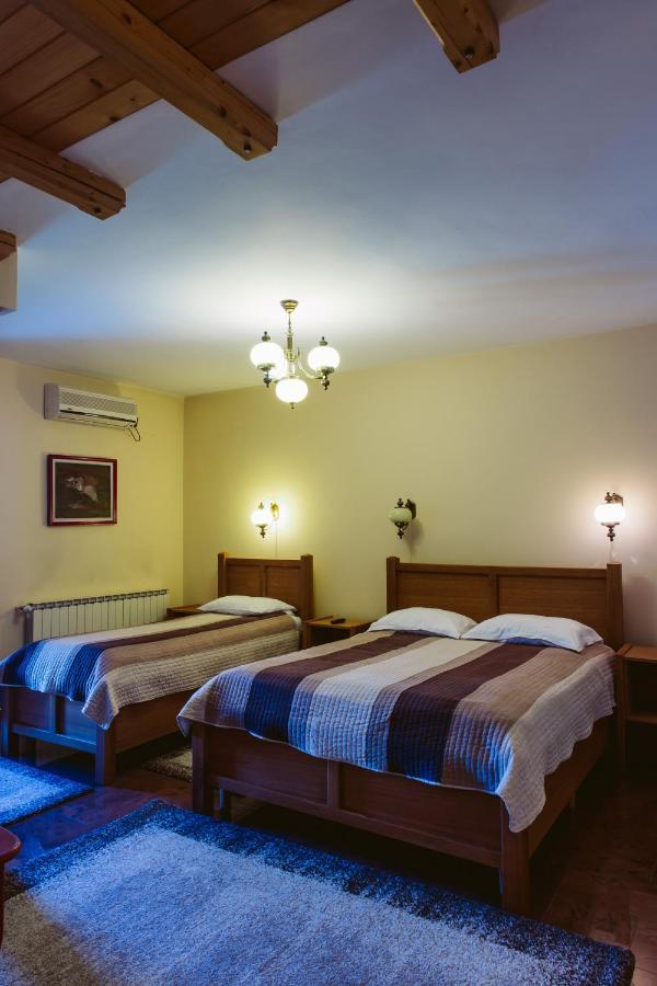 Pensiunea Imperial Targu Mures Exterior photo