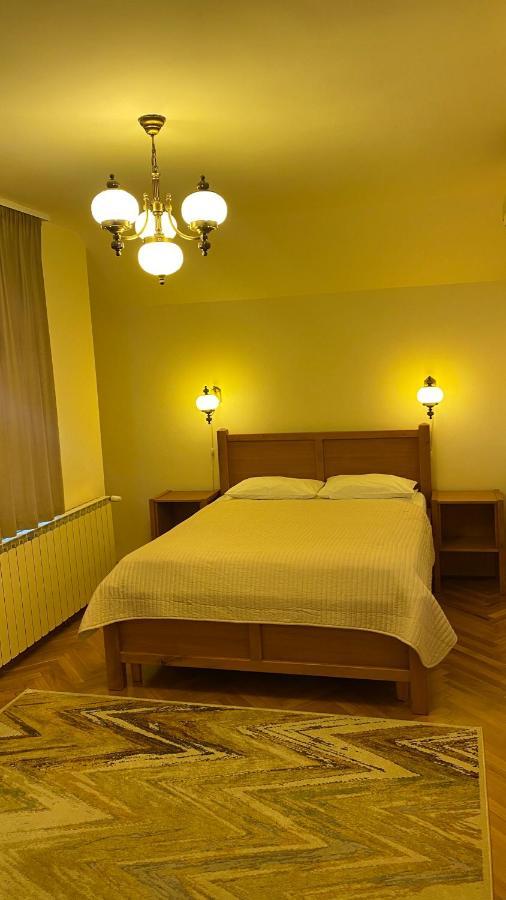 Pensiunea Imperial Targu Mures Exterior photo