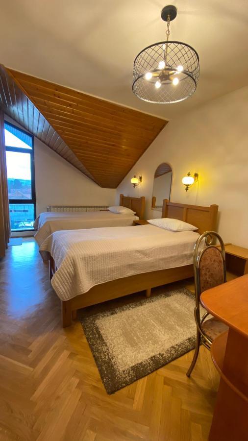 Pensiunea Imperial Targu Mures Exterior photo